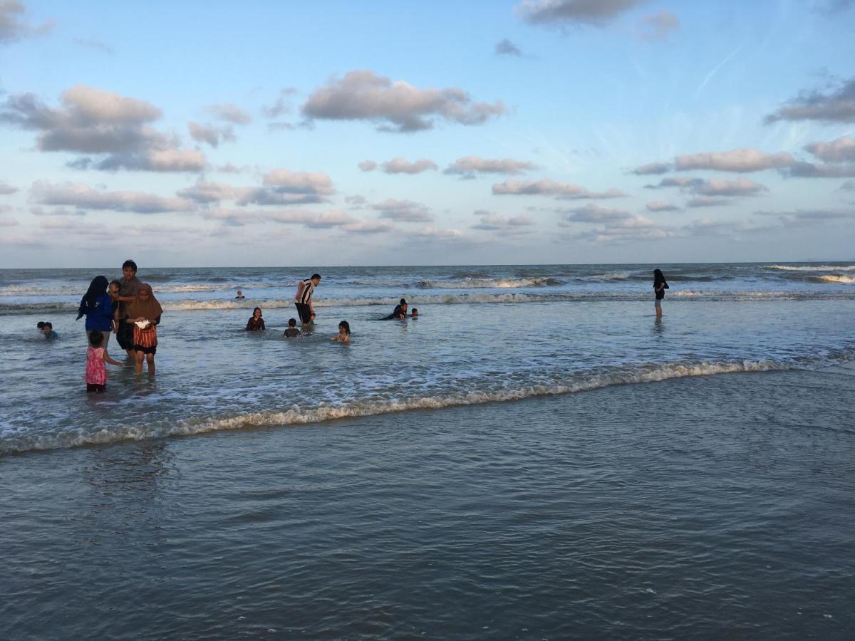 Arwaa Homestay Beachview 바촉 외부 사진